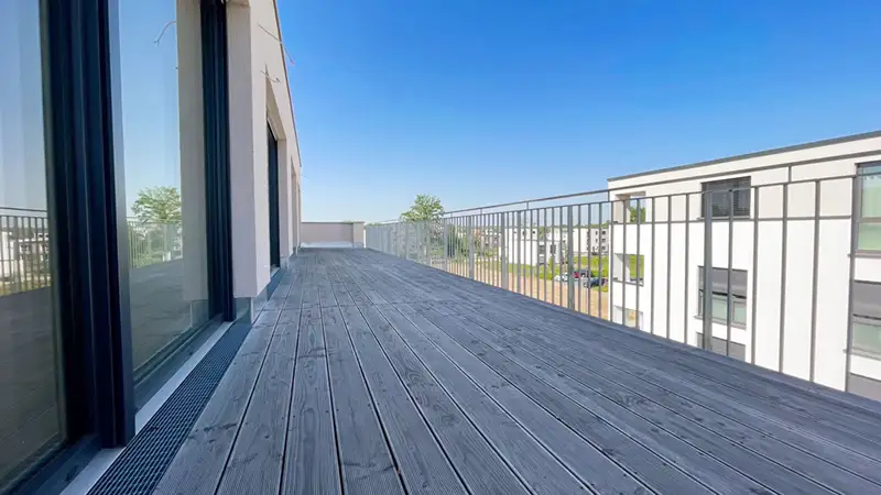 Rochner Bau GmbH: Nilkheim, Mehrfamilienhaus –Dachterrasse