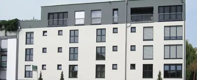 Rochner & Stahl: Immobilien GmbH Mehrfamilienhaus, Studentenapartments, Würzburger-Str. 105, 63739 Aschaffenburg – Vorderansicht