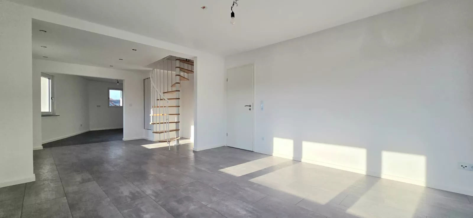 Wohn-u. Esszimmer Maisonette Wohnung